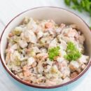 Салат с маринованными грибами